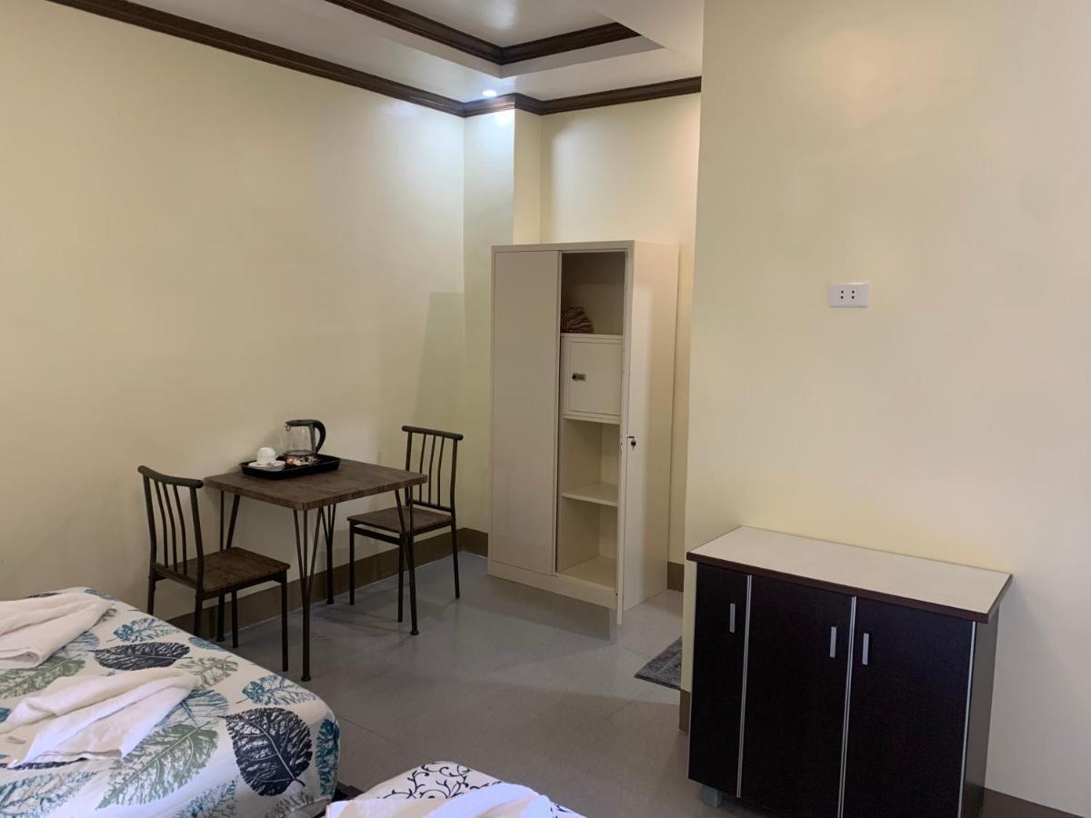 Zl Travelers Inn Batuan 外观 照片